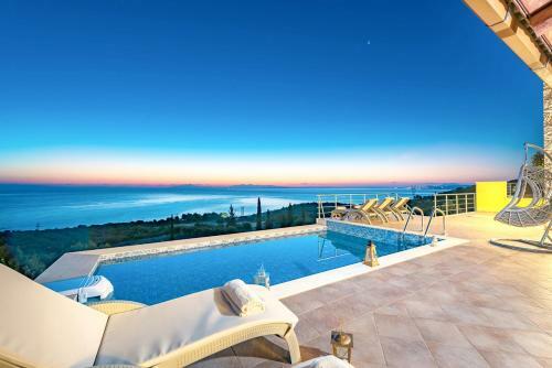 Varvara Villa Sleeps 4 With Pool Air Con And Wifi
