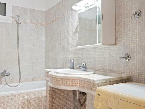 Decent Holiday Home In Chalcis With Garden