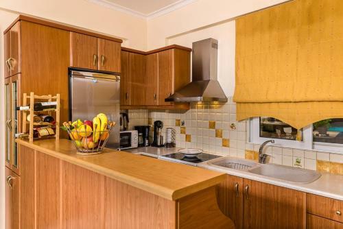 Neromylos Villa Sleeps 6 With Pool And Air Con