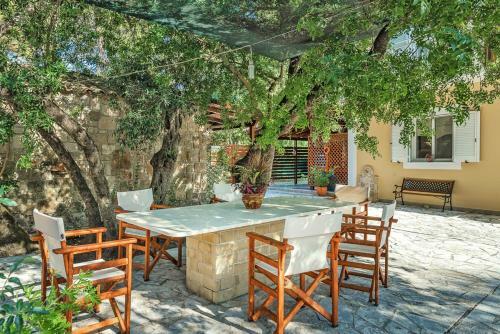 Neromylos Villa Sleeps 6 With Pool And Air Con