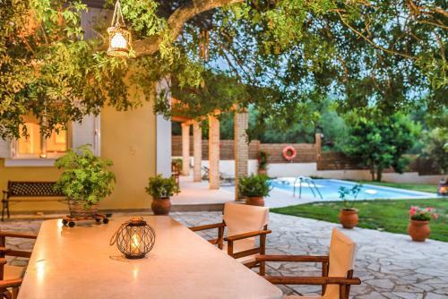 Neromylos Villa Sleeps 6 With Pool And Air Con