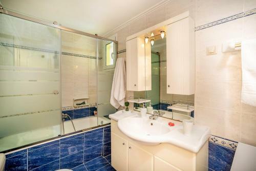Neromylos Villa Sleeps 6 With Pool And Air Con