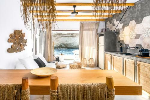 Aqua House