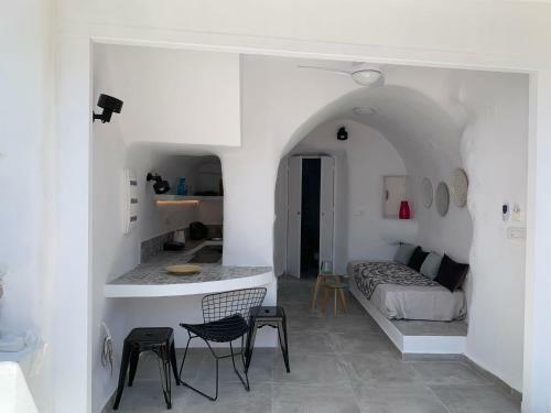 W Villa Kallistrias - A Wonderful Courtyard Suite