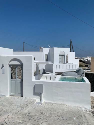 W Villa Kallistrias - A Wonderful Courtyard Suite