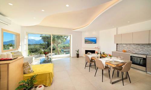 Villa Canes Heated Pool