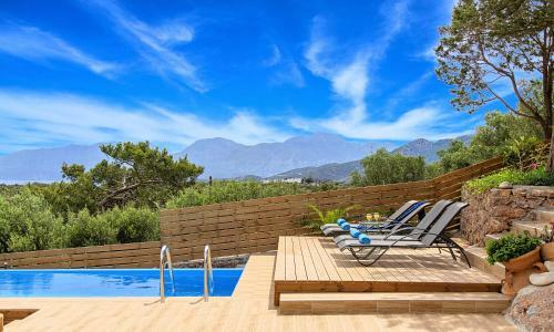 Villa Canes Heated Pool