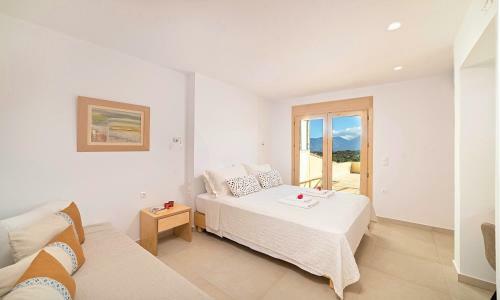 Villa Canes Heated Pool