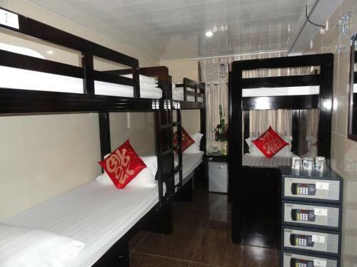 Hostal Vienna Hostel