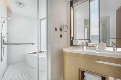 Sheraton Hong Kong Tung Chung Hotel