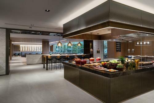 Sheraton Hong Kong Tung Chung Hotel
