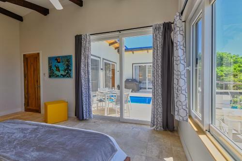 Villa Topaz Above West Bay With 180 Degree Views!