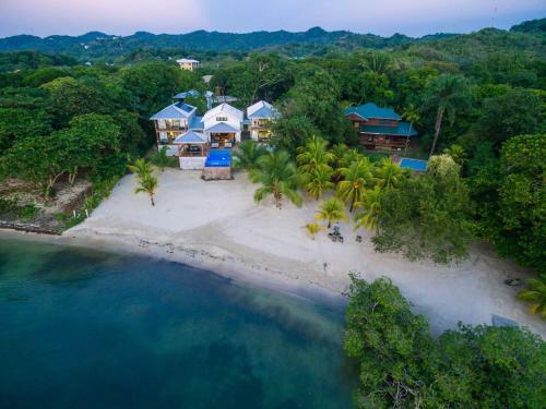 Vivaro Roatan Beachfront