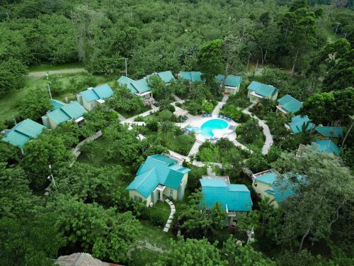 Lodge Recap Investments / Corinto Pearl Villa