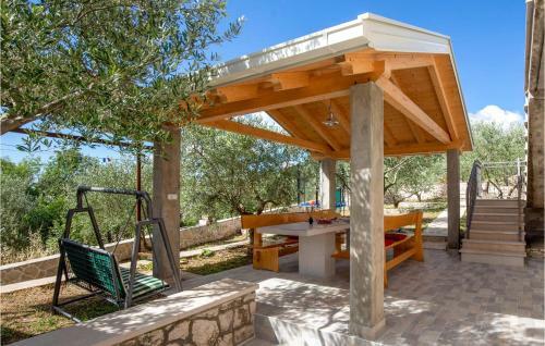 Two-bedroom Holiday Home In Vid