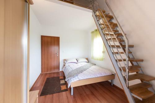 Hostal Apartments Karen