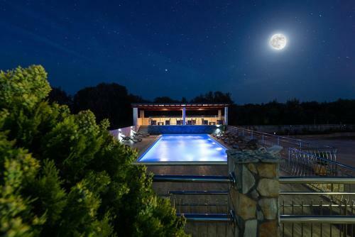 Hostal Apartments Karen