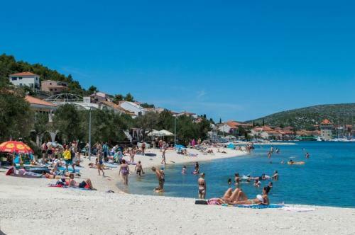 Hostal Apartments Karen