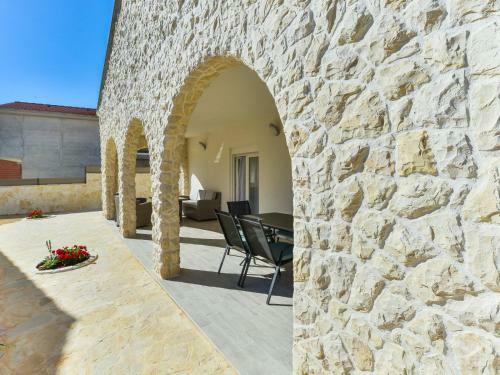 Crowonder Smile Villa