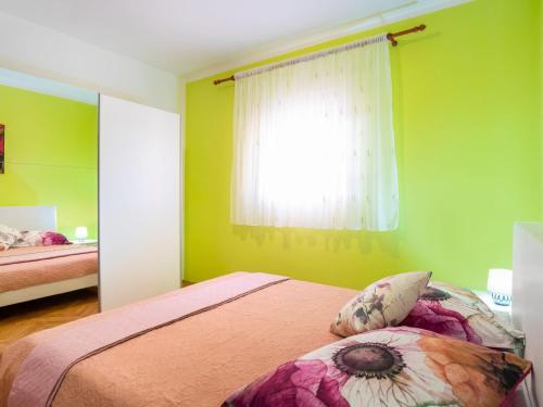 Simplistic Apartment In Vir With Garden