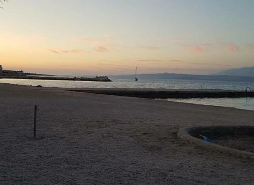 4 Apartments - Parking, Airco - 150 M To Beach