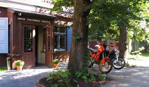 Hostal Two Wheels