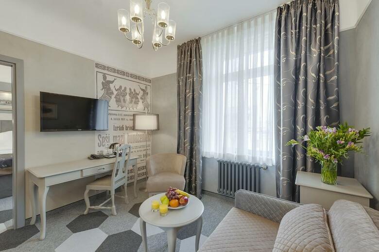 Semarah Hotel Metropole