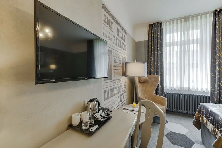Semarah Hotel Metropole