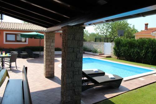 Villa Zara With Pool, Sauna, Gym And Game Room