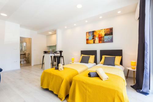2sis Apartments
