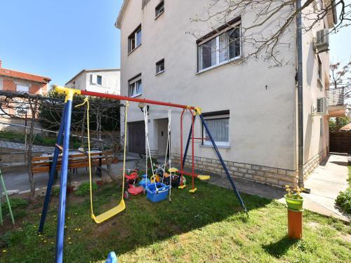 Traditional Apartment In Zadar With Garden