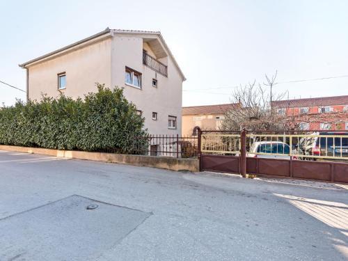 Traditional Apartment In Zadar With Garden