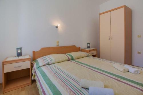 Hostal Beautiful Beachfront Apartments Komesic