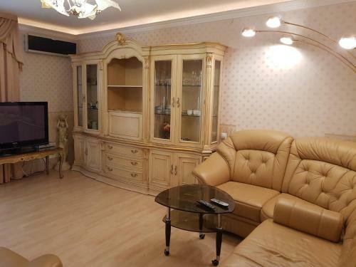 Hostal Naiza Guesthouse And Apartments