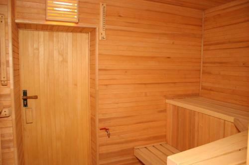 Hostal Naiza Guesthouse And Apartments