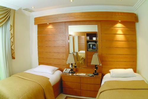 Mirage Suites Hotel