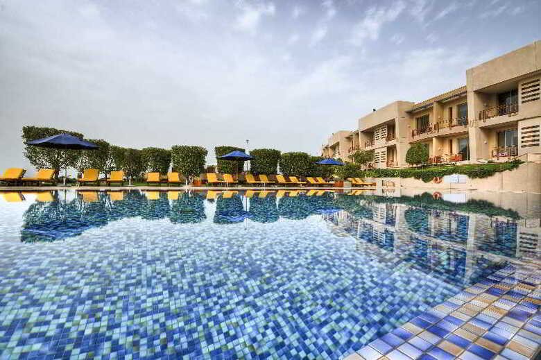 Marina Hotel