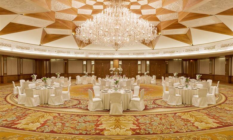 Sheraton Kuwait, A Luxury Collection Hotel