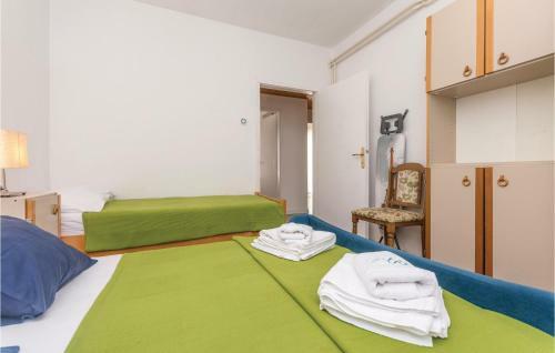 Three-bedroom Apartment In Biograd