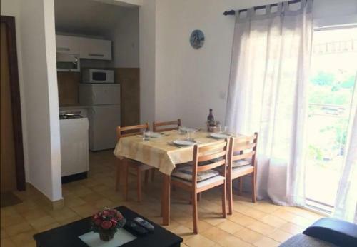 Hostal Apts And Rooms Ognjen- Family Friendly