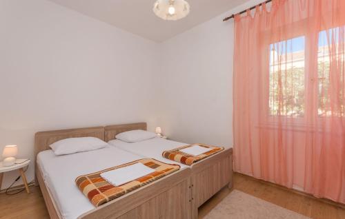 Apartments Mactra