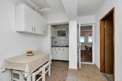 Apartments Milivoj