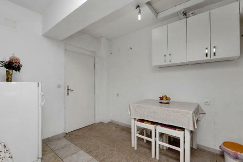 Apartments Milivoj