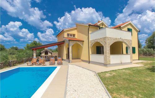 Four-bedroom Holiday Home In Miljevci