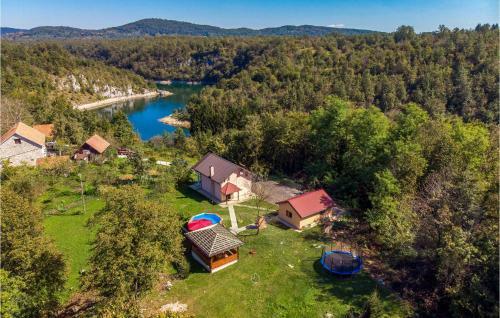 Beautiful Home In Bosiljevo W/ 3 Bedrooms