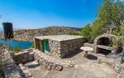 Nice Home In Cesarica W/ Wifi And 2 Bedrooms