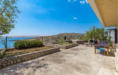 Nice Home In Cesarica W/ Wifi And 2 Bedrooms