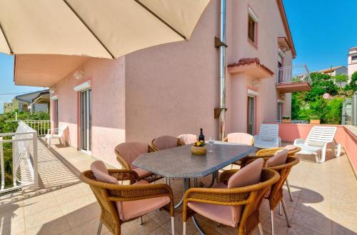 Abros Apartments