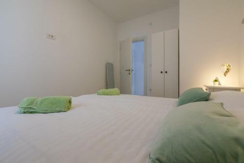 Apartments M And M