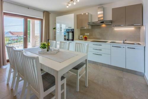 Apartment Anton 61 Pax